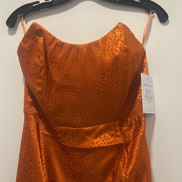 ALAMOUR NOVICA DRESS - Picture 5 of 7